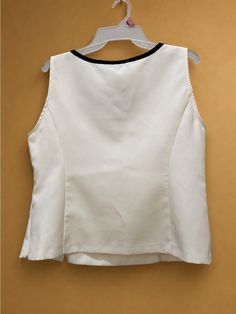Perceptions Ivory Sleeveless Shell with Black Neck Trim - Picture 2 of 3